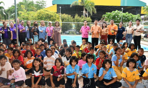 ผอ.สพป.ศรีสะเกษ เขต 1 ห่วงนักเรียนจมน้ำเสียชีวิตเปิดโครงการว่ายน้ำเพื่อชีวิต
