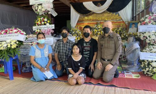 ศรีสะเกษ ผู้การตำรวจกำชับพนักงานสอบสวนให้ความเป็นธรรมคดี น.ร.ม.2 แทงกันตายใน ร.ร.