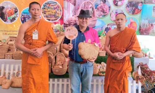 มจร. วัดไร่ขิง ยกระดับสินค้าผลงานนิสิตแบรนด์ “ทวารวดี” สู่ระดับชาติ