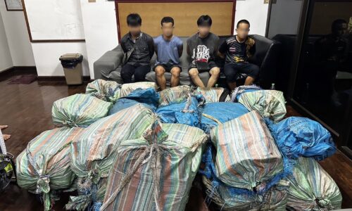เชียงราย – กองกำลังผาเมือง สนธิกำลังจับกุมขบวนการขนยาเสพติด 4 ราย ยึดไอซ์ 591 กก.