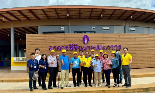 กฟผ.เขื่อนสิรินธร ร่วมรับคณะชมรมสื่อออนไลน์ภาคเหนือ 17 จังหวัด ศึกษาดูงานศูนย์เรียนรู้สวนเกษตรผสมผสานชีววิถี “หมอลำทำเกษตร”