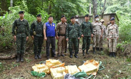 เชียงราย – กองกำลังผาเมือง ปะทะคาราวานขนยาเสพติด ยึดยาบ้า 500,000 เม็ด ในพื้นที่ อ.แม่สาย จ.เชียงราย