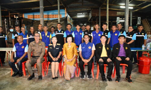ศรีสะเกษ แรงงานไทยคนแรกซื้อตั๋วเครื่องบินเองหนีตายกลับถึงบ้านเกิดแล้ว