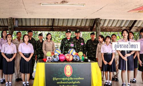 ศรีสะเกษ ผบ.ทบ.เยี่ยม ให้กำลังใจกองกำลังป้องกันชายแดนไทย-กัมพูชา