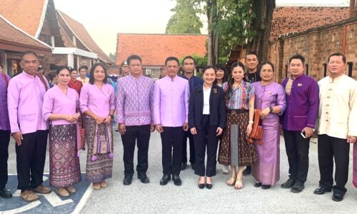 อพท. ร่วมต้อนรับท่านนายกรัฐมนตรี และรัฐมนตรีกระทรวงการท่องเที่ยวและกีฬา ภายในงานประเพณีลอยกระทง เผาเทียน เล่นไฟ จังหวัดสุโขทัย