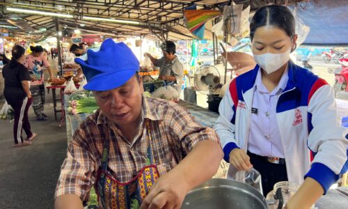 ศรีสะเกษ คืบหน้า นศ.พยาบาลร่ำไห้กยศ.ไม่อนุมัติกู้เงินแถมโดนขู่แม่ขายข้าวจี่ต้องกู้เงินนอกระบบมาให้ลูกเรียน