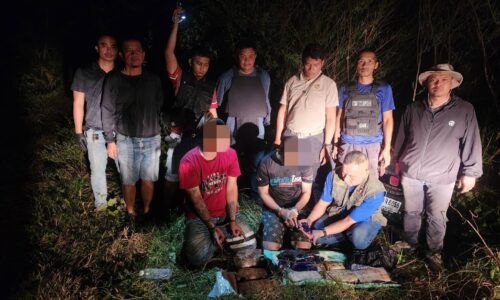 ศรีสะเกษ ชุดปฏิบัติการ 238 พิทักษ์นครลำดวนไล่ตะครุบจับแก๊งยาบ้าได้ของกลางยาบ้า 68,000 เม็ด