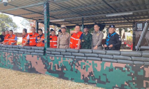 อำเภอแม่อาย จังหวัดเชียงใหม่ รมต มหาดไทยตรวจพื้นที่ปะทะยาบ้าชายแดน