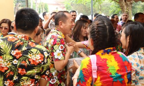 สงกรานต์นี้ พ่อเมืองศรีสะเกษ ผุดแนวคิด ชวนประชาชน สวมชุดไทย เที่ยววัดใกล้บ้าน