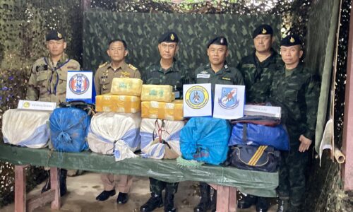 อำเภอเวียงแหง จังหวัดเชียงใหม่ ผาเมืองแถลงทหารม้าปะทะเดือดก่อนรุ่งยึดยาบ้า 1,360,000 เม็ด