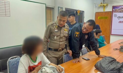 สมุทรปราการ – ระดึกกลางห้างชื่อดัง หนุ่ม วัย19ปี พกมีดบุกแทงอดีตแฟนสาว ม.3