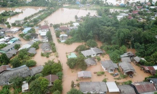 อำเภอแม่อาย อำเภอฝาง จังหวัดเชียงใหม่ – แม่อายค้นหาดินโคลนถล่มพบศพเพิ่มรวม 4 ศพ หาย1ปลอดภัย1