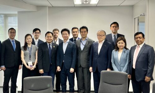 ประชาธิปัตย์ยุคใหม่เพิ่มบทบาทระหว่างประเทศ