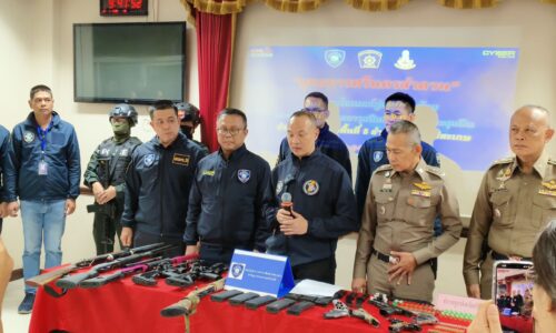 ศรีสะเกษ ! ตร.ไซเบอร์ ปูพรมปิดล้อมตรวจค้นเป้าหมายอาวุธปืนและเครื่องกระสุนปืน จำนวน 7 จุด ในพื้นที่ 5 อำเภอ ของ จ.ศรีสะเกษ