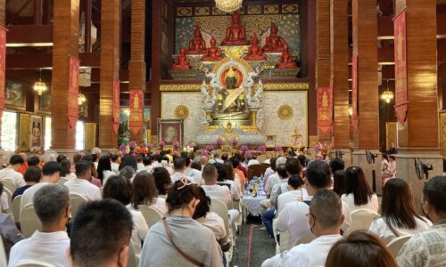 อำเภอไชยปราการ จังหวัดเชียงใหม่ สานุศิษย์ทำบุญรำลึกหลวงพ่อบุญเย็น34ปีความดีไม่หาย