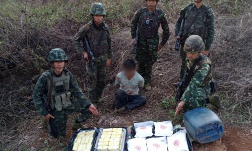 เชียงใหม่ – กกล.ผาเมืองทหารม้าสกัดจับขนยาบ้าเฮโรอินชายแดนอำเภอเชียงดาว