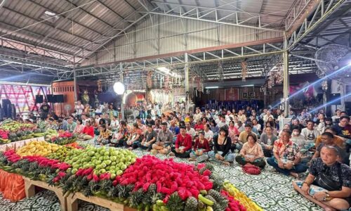 ปทุมธานีสงกรานต์อาศรมฤาษีเณรจัดเทศน์มหาชาติ แจกผลไม้ติดกันเทศน์กว่า 2 ตัน