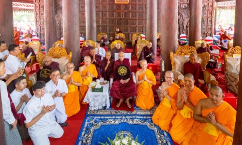ปทุมธานี วัดพระธรรมกายรวมพลังแห่งศรัทธามอบสังฆทานช่วยเหลือ 181 วัดในเมียนมา หลังเผชิญภัยแผ่นดินไหวครั้งรุนแรง