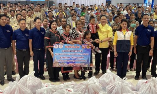จังหวัดเชียงใหม่ – ผู้ว่าตรวจเยี่ยมประชาชนผลกระทบจากน้ำกกสารพิษน้อยลง