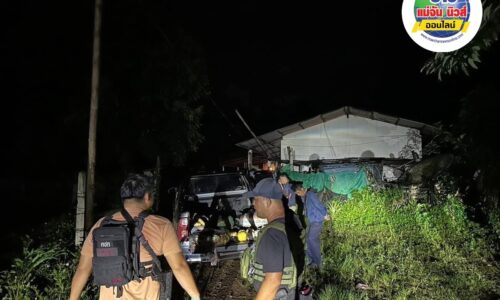 เชียงราย – กระบะฝ่าด่านตชด. แม่จันกลางดึกหนีไม่พ้นจอดทิ้งพบยาบ้า 496,000 เม็ด ฝิ่นดิบ 25 กก.