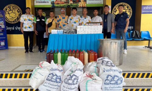 “ศรีสะเกษ” ปกครอง-ตำรวจ บุกจับร้านน้ำท่อม-บุหรี่ไฟฟ้า เครือข่ายบังท็อป แจ้ง 6 ข้อหาหนัก เหิมถูกจับ 4 ครั้งยังไม่เข็ด