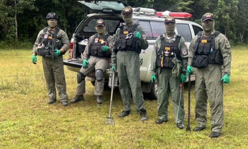 เจ้าหน้าที่ชุด EOD ตชด.22 และชุด EOD จังหวัดศรีสะเกษ เร่งมือทำลายวัตถุระเบิดที่ยังตกค้าง หมู่บ้านชายแดน” รวม 3 จุด