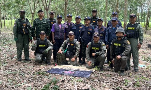 เจ้าหน้าที่ EOD ตชด.22 และ EOD ตำรวจภูธรจังหวัดศรีสะเกษ ยังคงเดินหน้าทำลายระเบิด