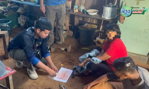 แม่จัน! จับซ้ำไม่เข็ด! คู่ผัวเมียพ้นโทษยาเสพติด หวนกลับขาย “ยาบ้า 4 เม็ดร้อย” ทีมสืบสวนแม่จัน “หมาป่าราตรี” รวบคาบ้าน