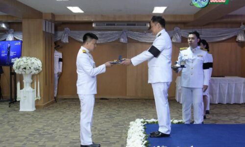 “ศรีสะเกษ” สุดเจ๋ง! ชาวบ้านแห่ชื่นชมยินดี “ศรายุธ สีละออง” ปลัดอำเภอเมืองศรีสะเกษ คว้ารางวัลปลัดอำเภอแหวนทองคำ รางวัลชนะเลิศ ปี 68 ด้วยผลงานอันโดดเด่น