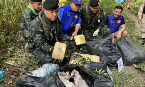 เชียงใหม่ – กองกำลังผาเมืองสนธิกำลังยึดยาบ้าล็อตใหญ่ 1,008,000 เม็ด ที่ไชยปราการ