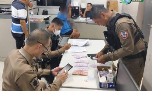 เชียงรายชื้อเสียง คืนหมาหอน วันสุดท้ายป่วน เขต 4 เชียงราย ตำรวจสกัดเก๋งซุกโพยรายชื่อ-แบ๊งค์ 500 บาท รับจ่ายซื้อเสียง 124 ราย