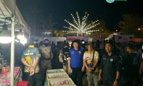 “ศรีสะเกษ” นอภ.เมืองศรีสะเกษ สั่งรวบร้านเหล้าเปิดแผงขายเย้ยหน้าเสาธงกลางโรงเรียนดัง ไม่สนกฏหมาย