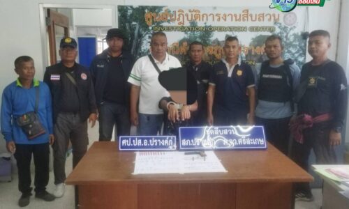 “ศรีสะเกษ” นอภ.ปรางค์กู่ สั่งลุย! บุกจับเอเย่นต์ยานรก พร้อมของกลางยาบ้ากว่า 100 เม็ด มิหนำซ้ำตรวจพบซุกอาวุธปืนอีก 2 กระบอก