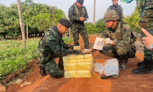 เชียงใหม่ – กองกำลังผาเมืองสกัดยานรก 25 เป้! ปะทะกลุ่มคาราวานกว่า 30 ราย ทิ้งของกลาง 25 เป้ รวมประมาณ 5.7 ล้านเม็ด