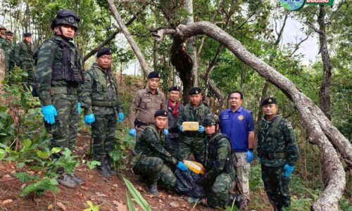 เชียงใหม่ – กกล.ผาเมือง สกัดเดือด! ปะทะแก๊งขนยาแนวตะเข็บชายแดนเชียงใหม่ ยึดยาบ้า 37 เป้ เฉียด 8 ล้านเม็ด